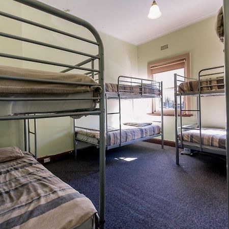 The Pickled Frog Hostel Χόμπαρτ Δωμάτιο φωτογραφία