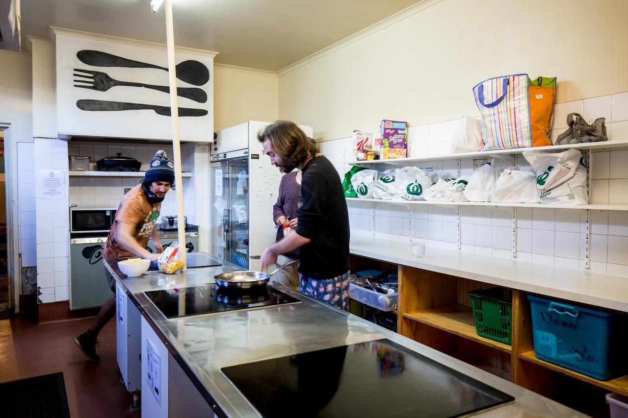 The Pickled Frog Hostel Χόμπαρτ Εξωτερικό φωτογραφία