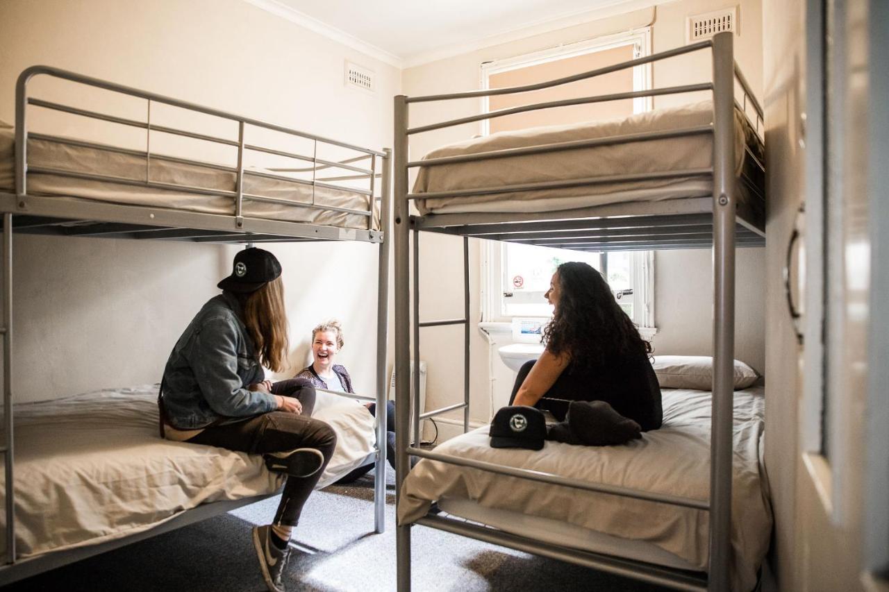 The Pickled Frog Hostel Χόμπαρτ Εξωτερικό φωτογραφία