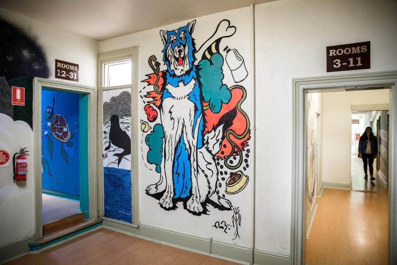 The Pickled Frog Hostel Χόμπαρτ Εξωτερικό φωτογραφία